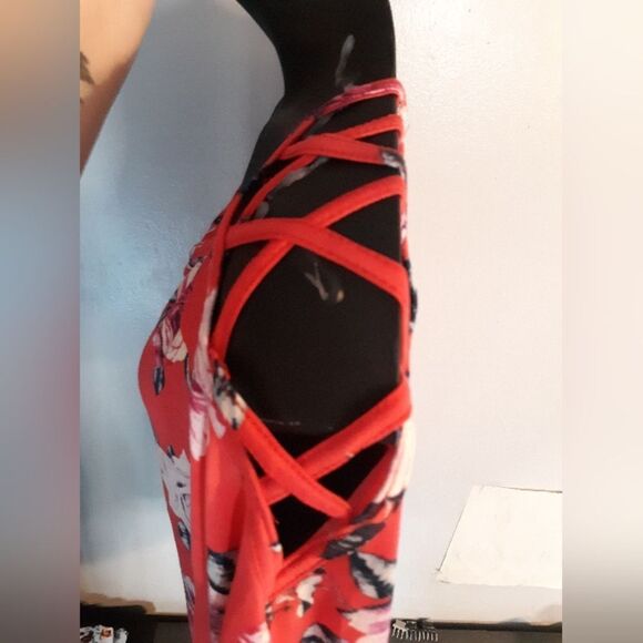 Loralette red floral open shoulder blouse - Picture 2 of 5